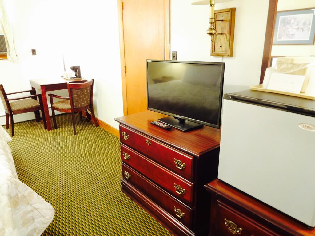 Gorham Motor Inn エクステリア 写真