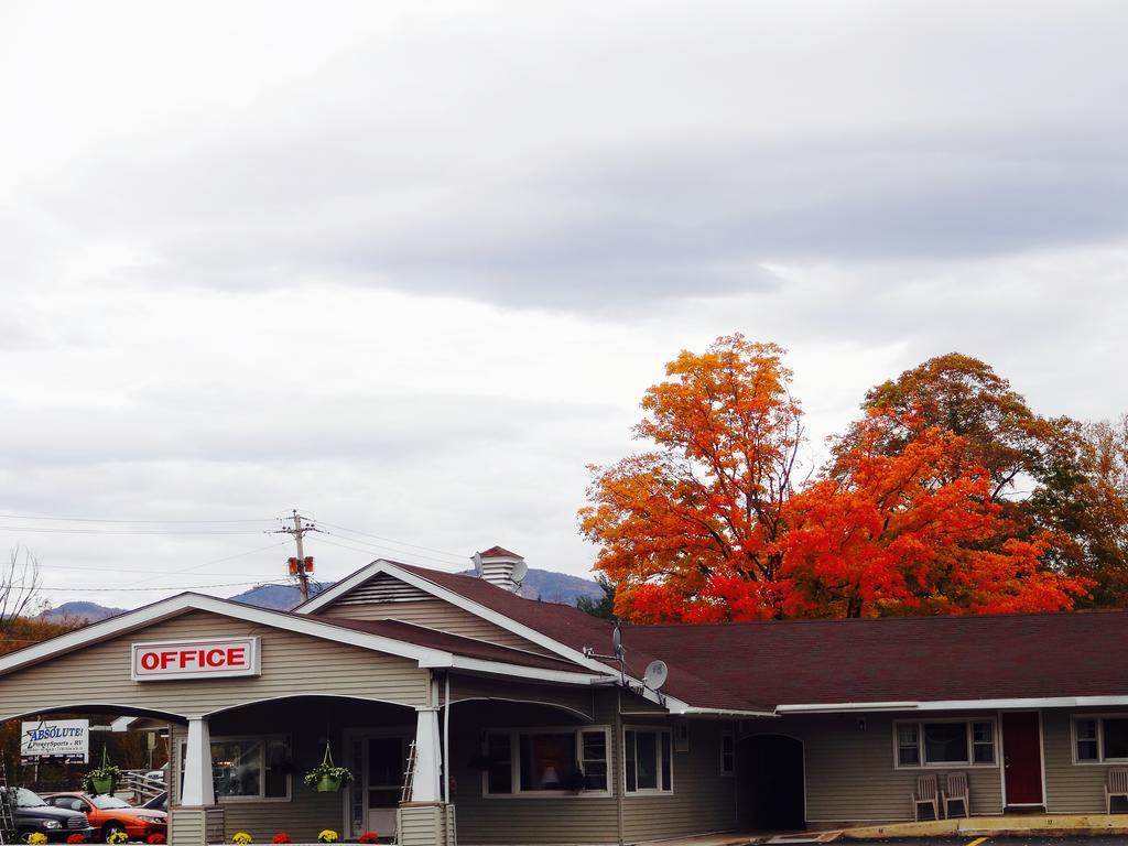 Gorham Motor Inn エクステリア 写真