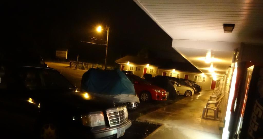 Gorham Motor Inn エクステリア 写真